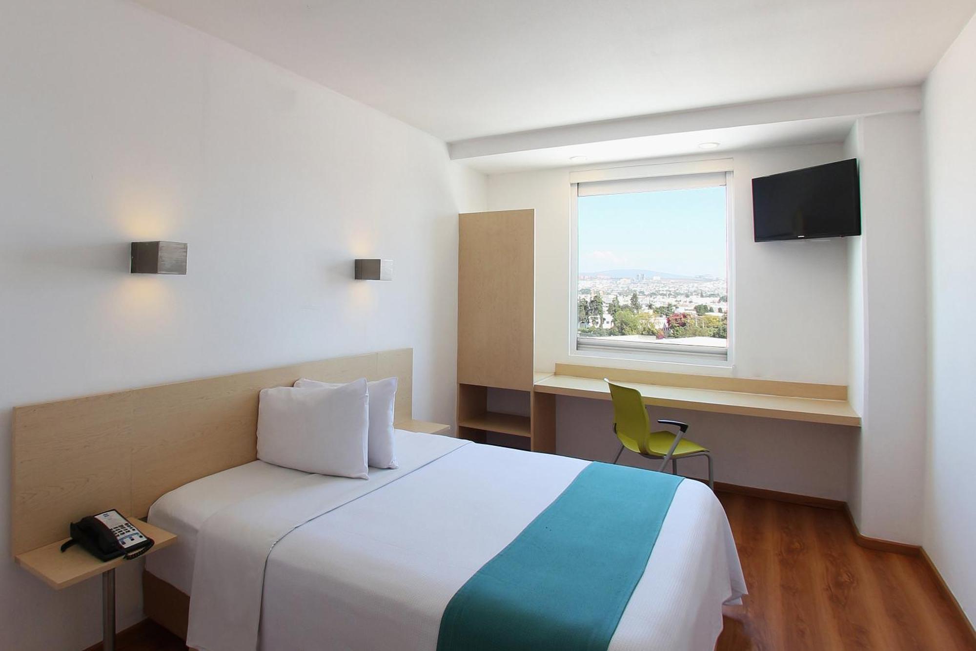 One Queretaro Plaza Galerias Hotel Exterior photo